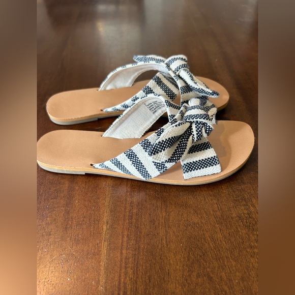 Universal Thread Bow Slides - Picture 4 of 7